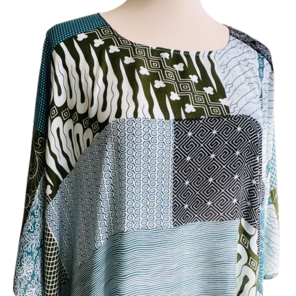 0149/  Batik Rayon Poncho, Bohemian Kaftan Top, Modern Apparel, Multocolor Blue - Picture 7 of 9